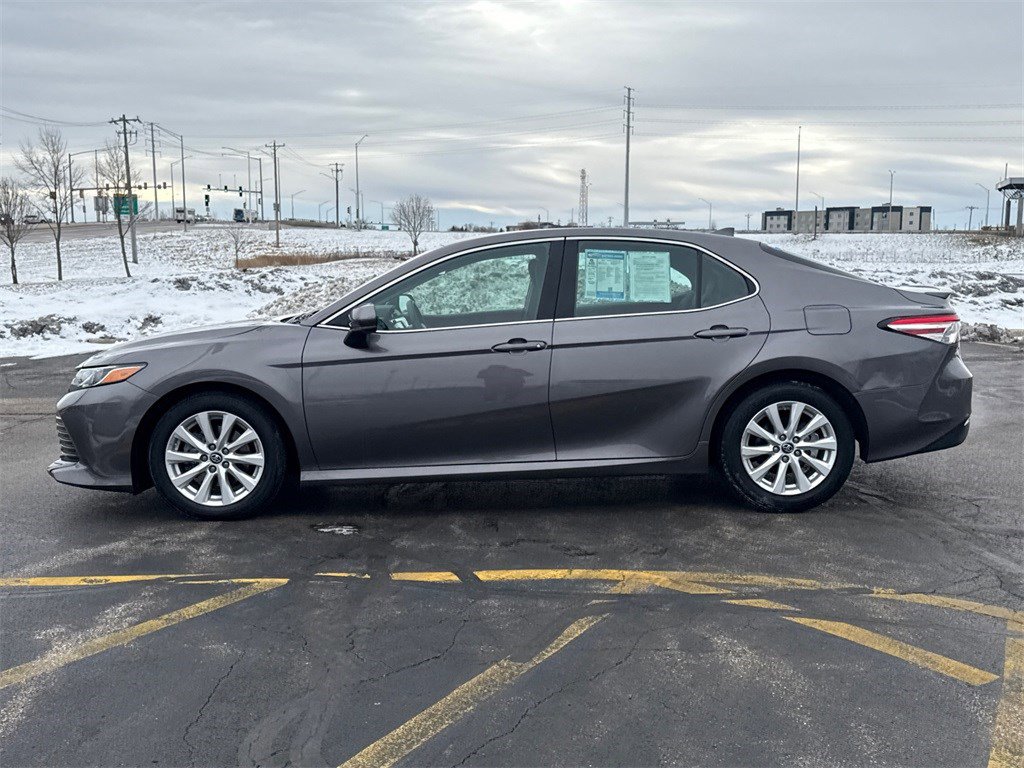 Used 2019 Toyota Camry LE image 6