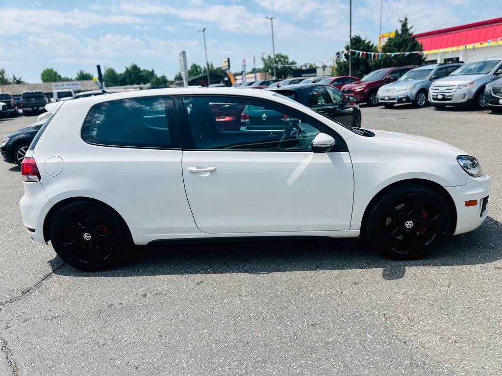 Used 2011 Volkswagen Golf 2-Door image 8