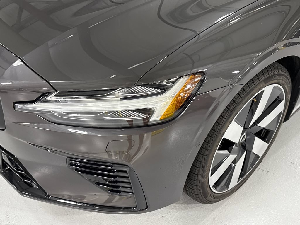 Certified 2025 Volvo S60 T8 Plus AWD/4WD image 7