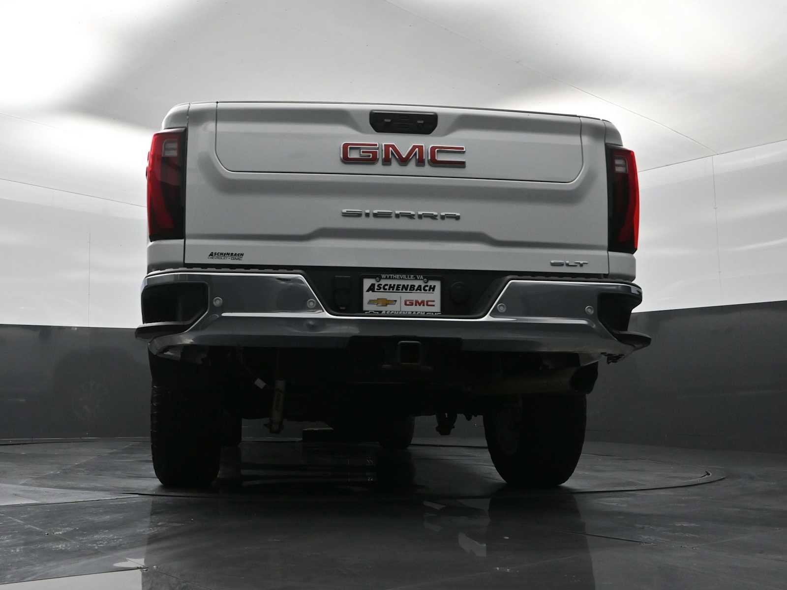 Used 2024 GMC Sierra 2500 SLT w/ SLT Premium Package image 29