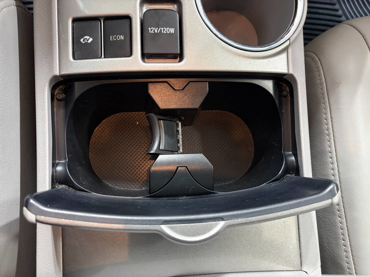 Used 2013 Toyota Highlander 4WD Hybrid image 17