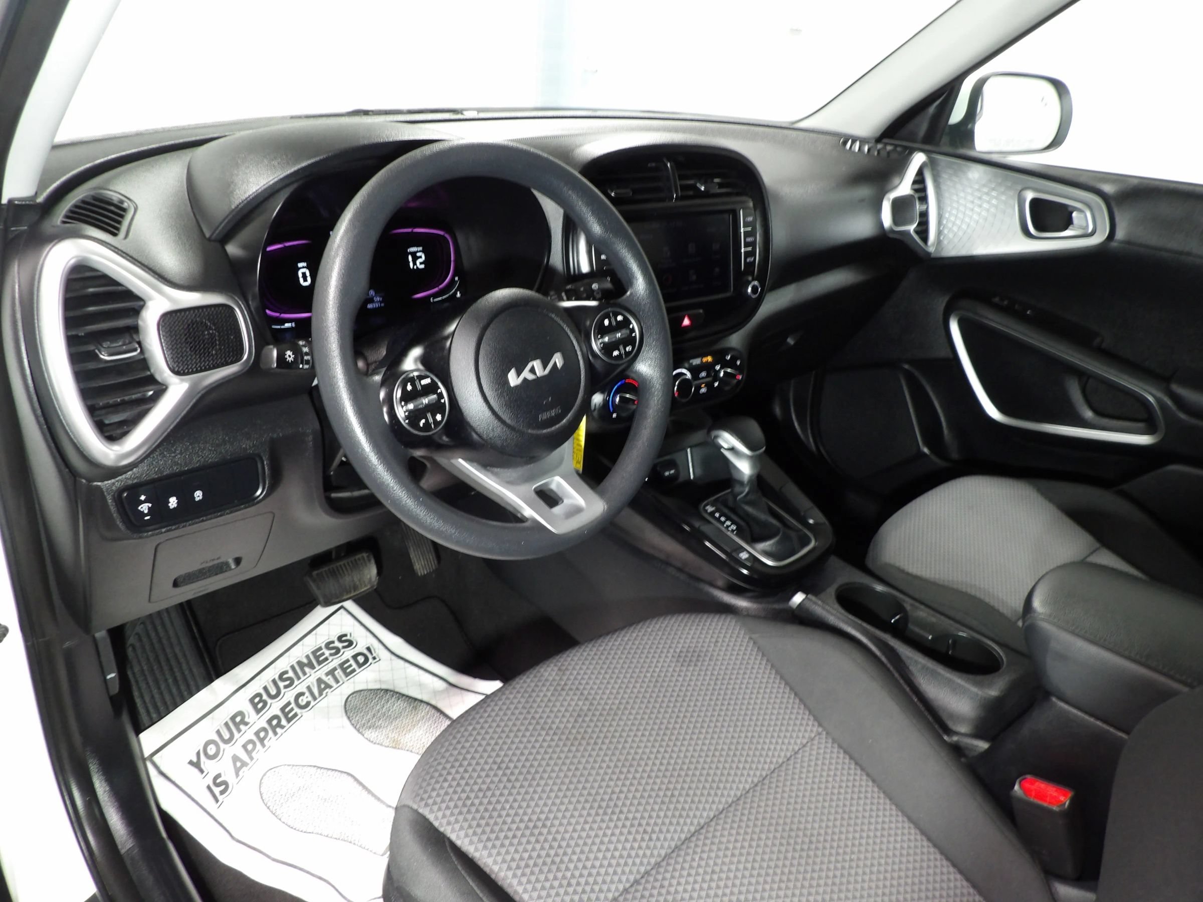 Used 2023 Kia Soul LX w/ Option Group 015 FWD image 10