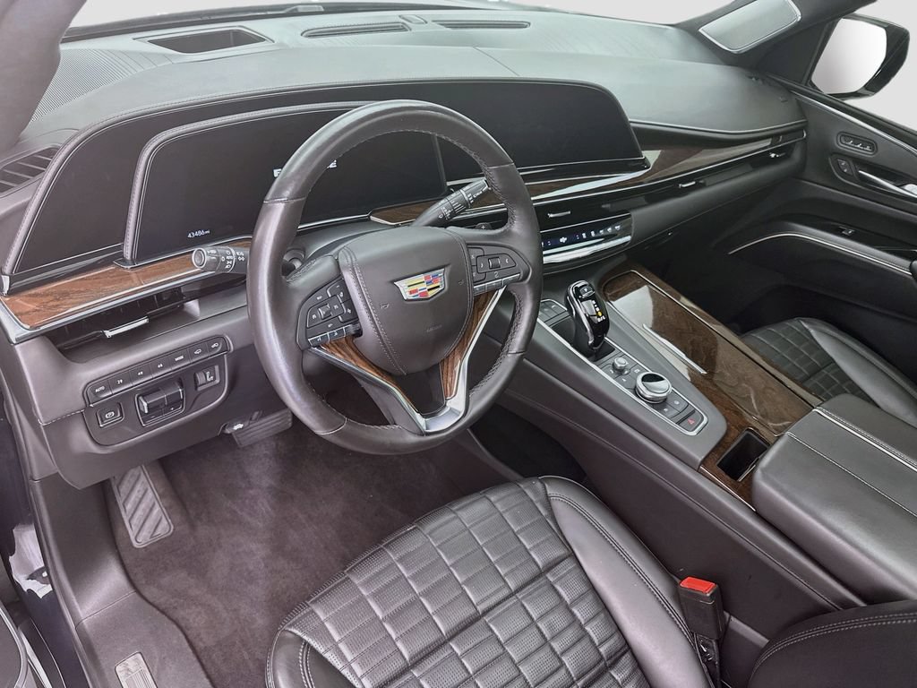 Used 2023 Cadillac Escalade Sport Platinum w/ Heavy-Duty Trailer Package AWD/4WD image 9