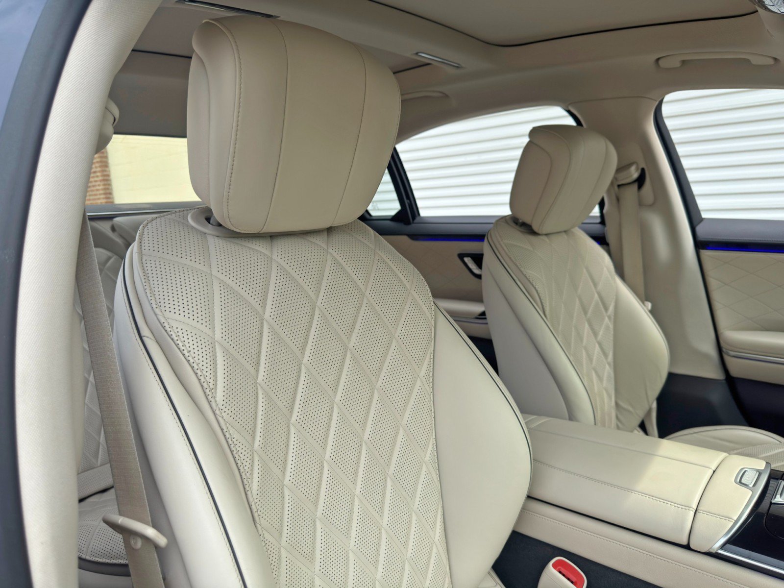 Used 2022 Mercedes-Benz S 580 4MATIC Sedan w/ AMG Line Package image 49