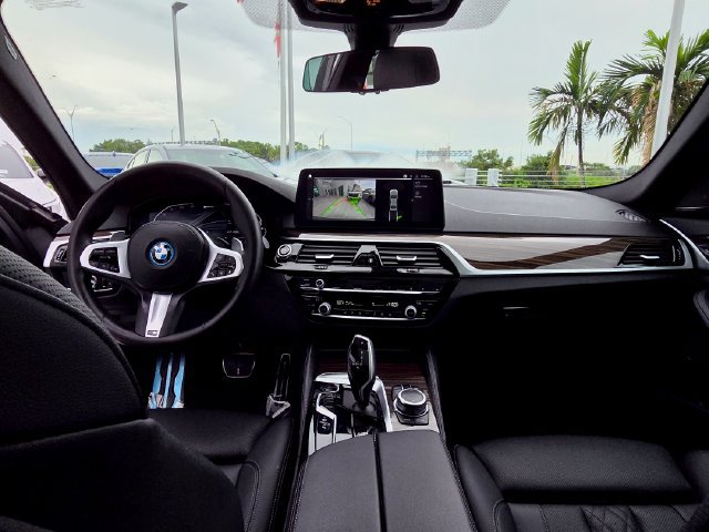 Used 2022 BMW 530e w/ Premium Package RWD image 29
