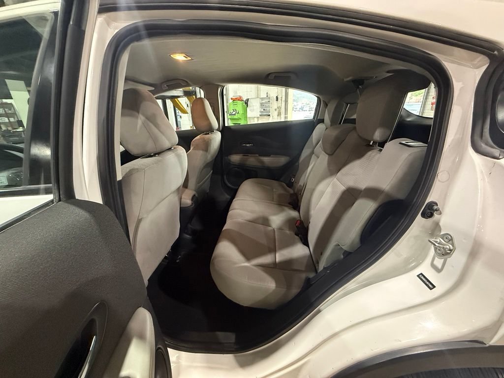 Used 2020 Honda HR-V LX image 26