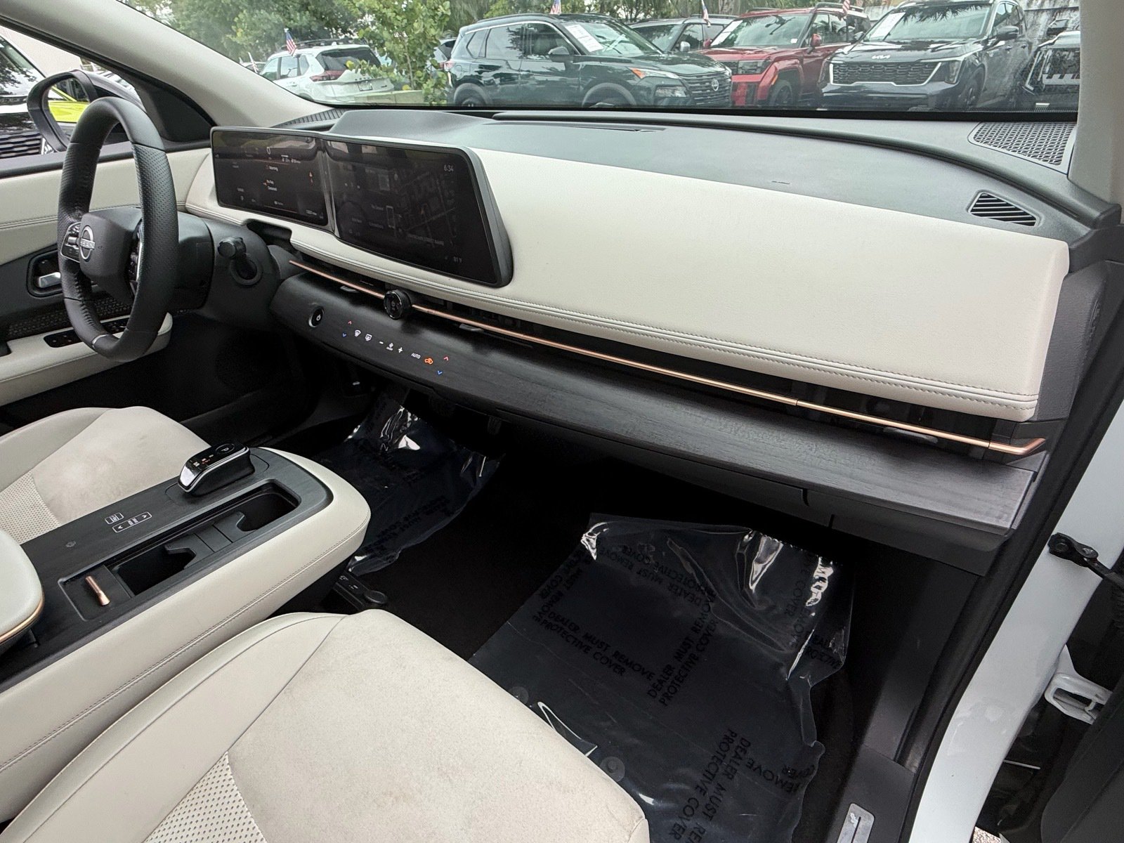 Certified 2025 Nissan Ariya AWD image 18