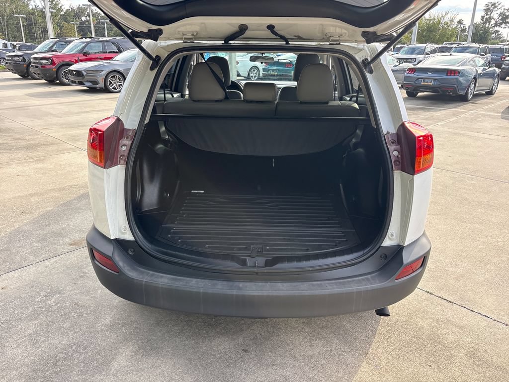 Used 2015 Toyota RAV4 XLE FWD image 29