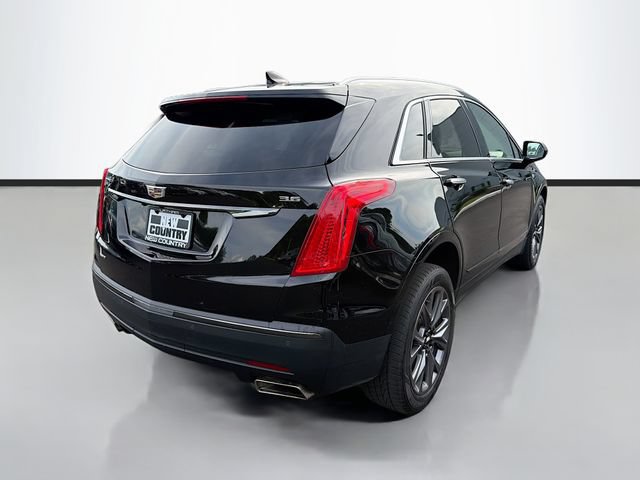 Used 2019 Cadillac XT5 Luxury w/ LPO, Black Ice Package AWD/4WD image 7