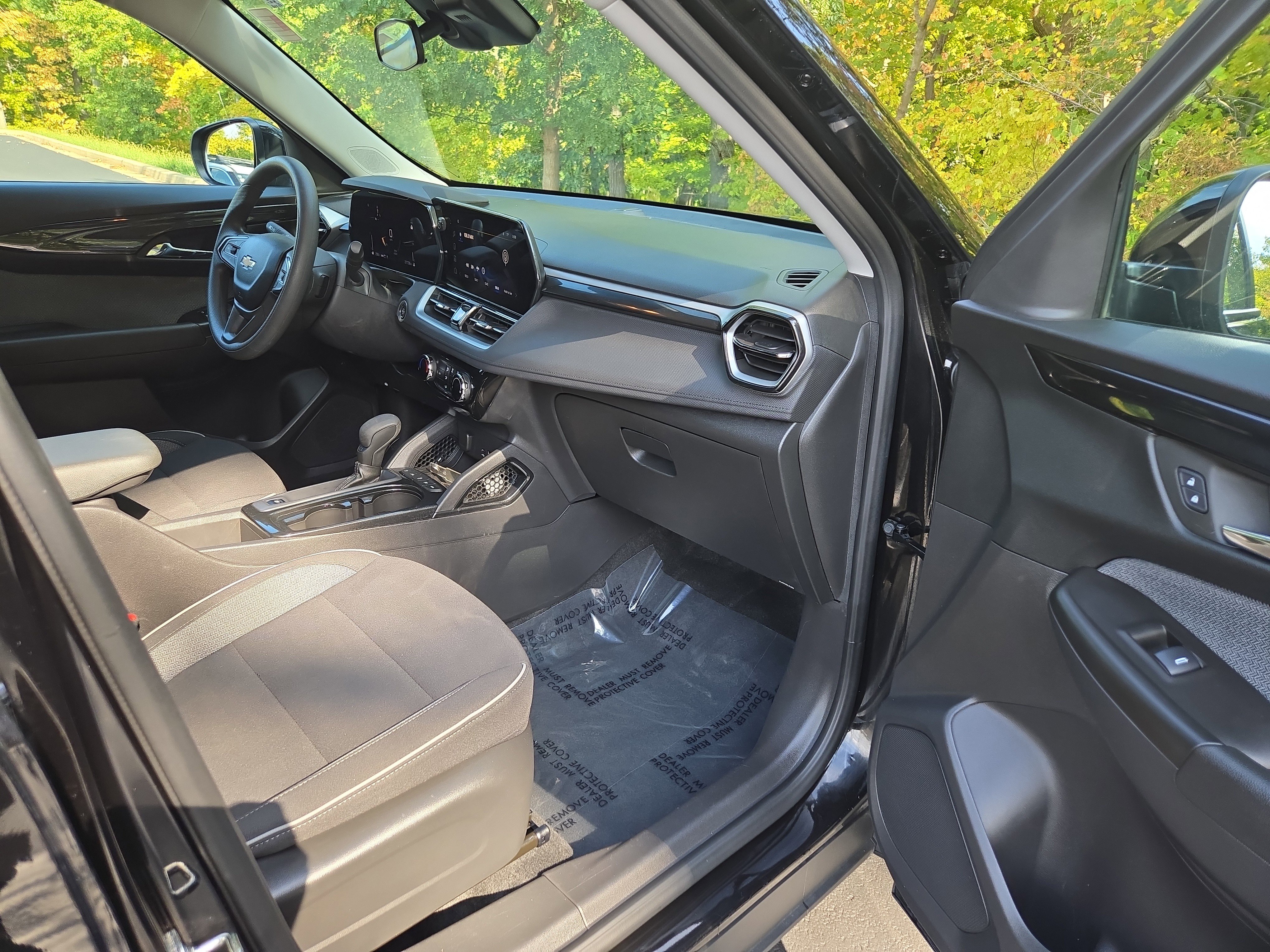 Used 2025 Chevrolet TrailBlazer LT image 23