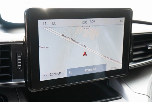 Used 2022 Ford Explorer XLT w/ Equipment Group 202A image 3