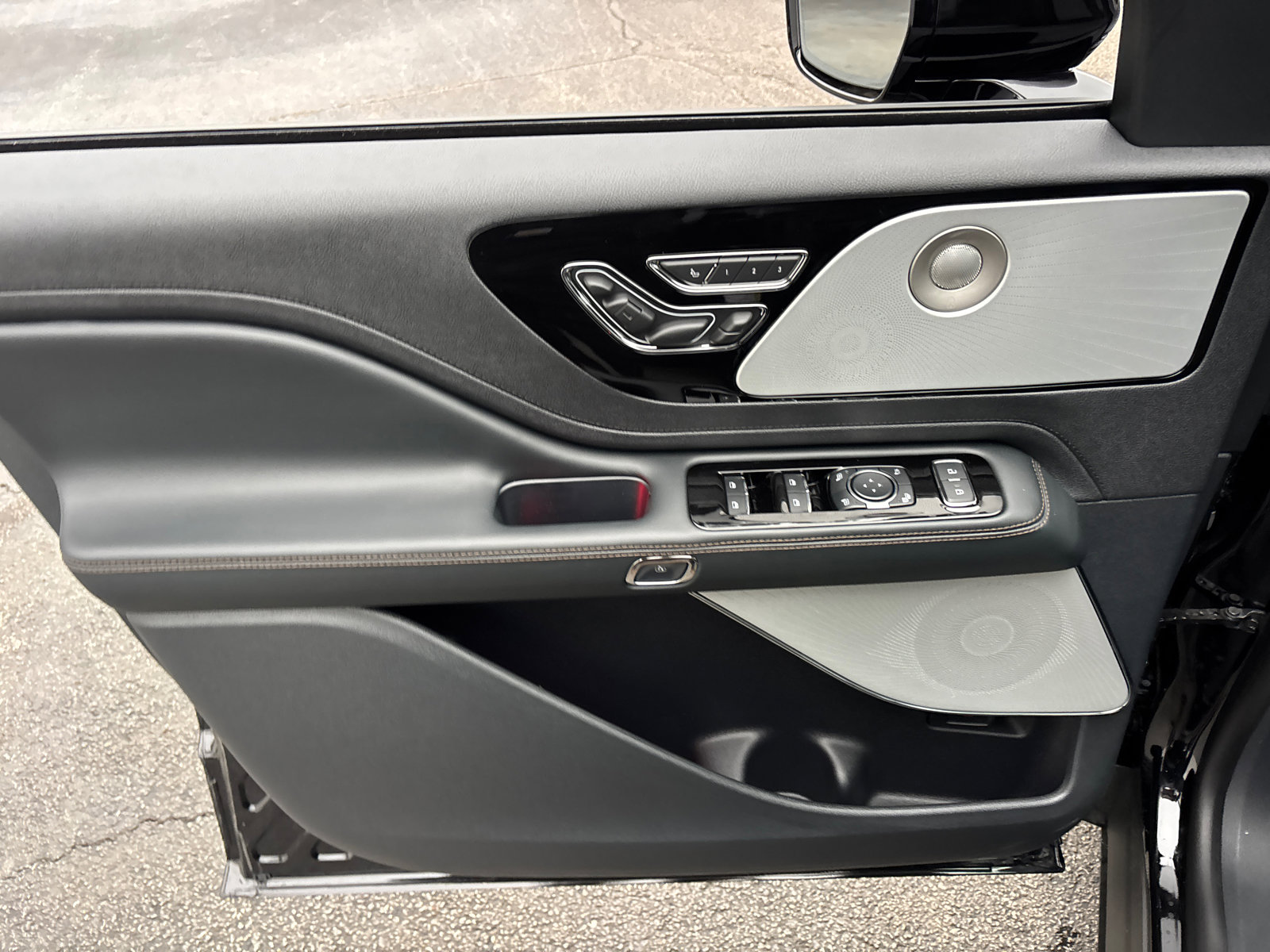 New 2026 Lincoln Aviator Reserve AWD/4WD image 11