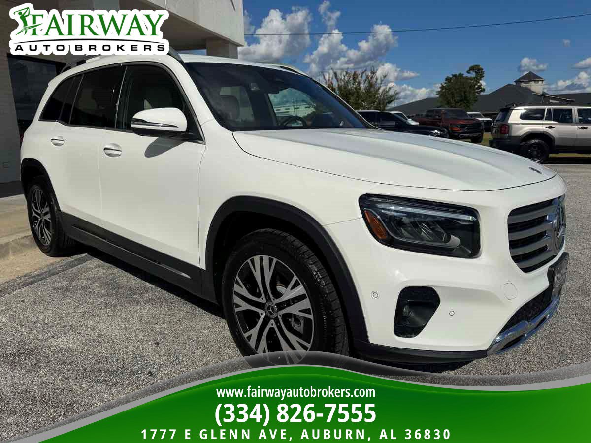 Used 2025 Mercedes-Benz GLB 250 w/ Exclusive Package image 4