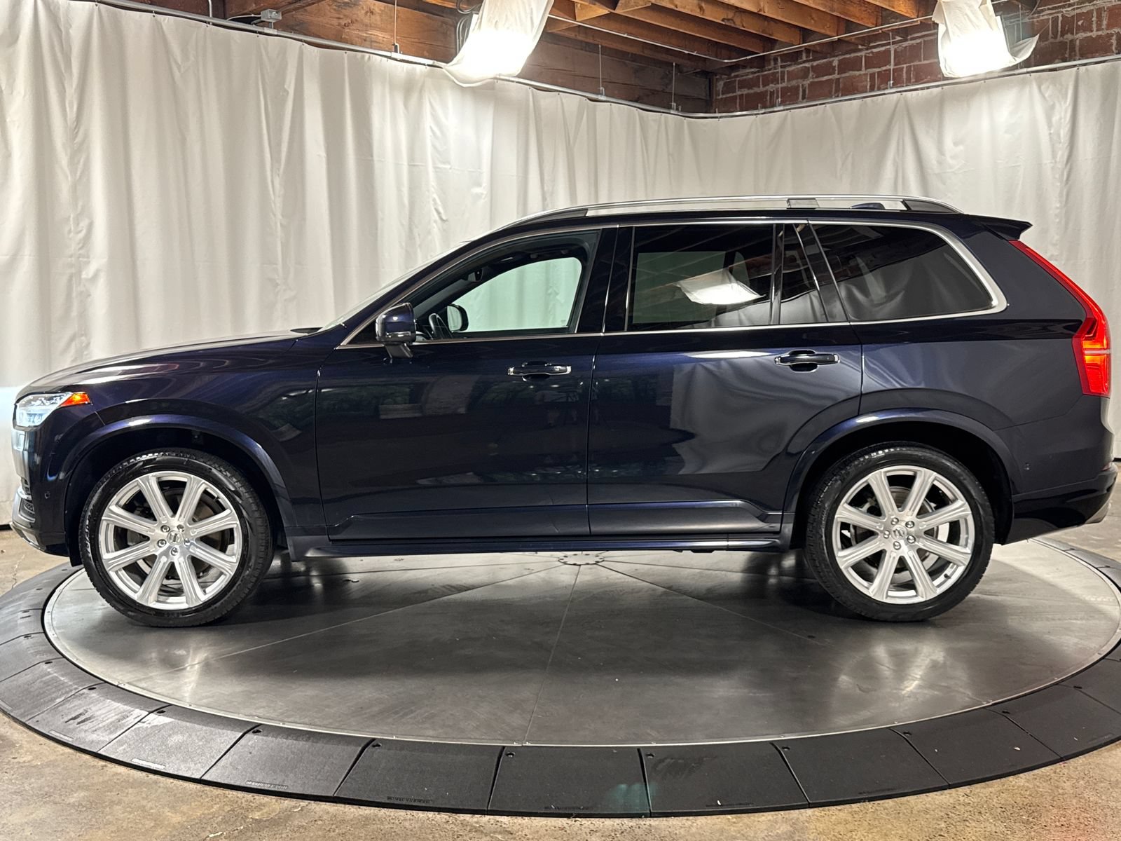 Used 2019 Volvo XC90 T6 Momentum w/ Advanced Package AWD/4WD image 8