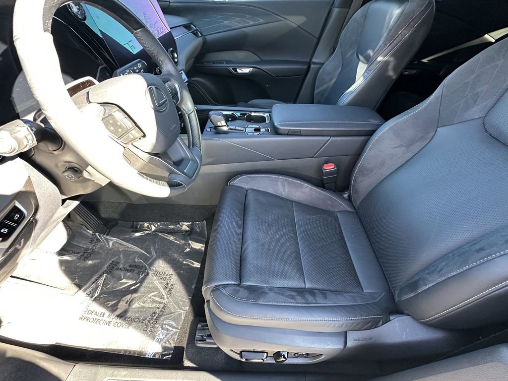 Used 2023 Lexus RX 350 w/ Accessory Package (Z1) image 10