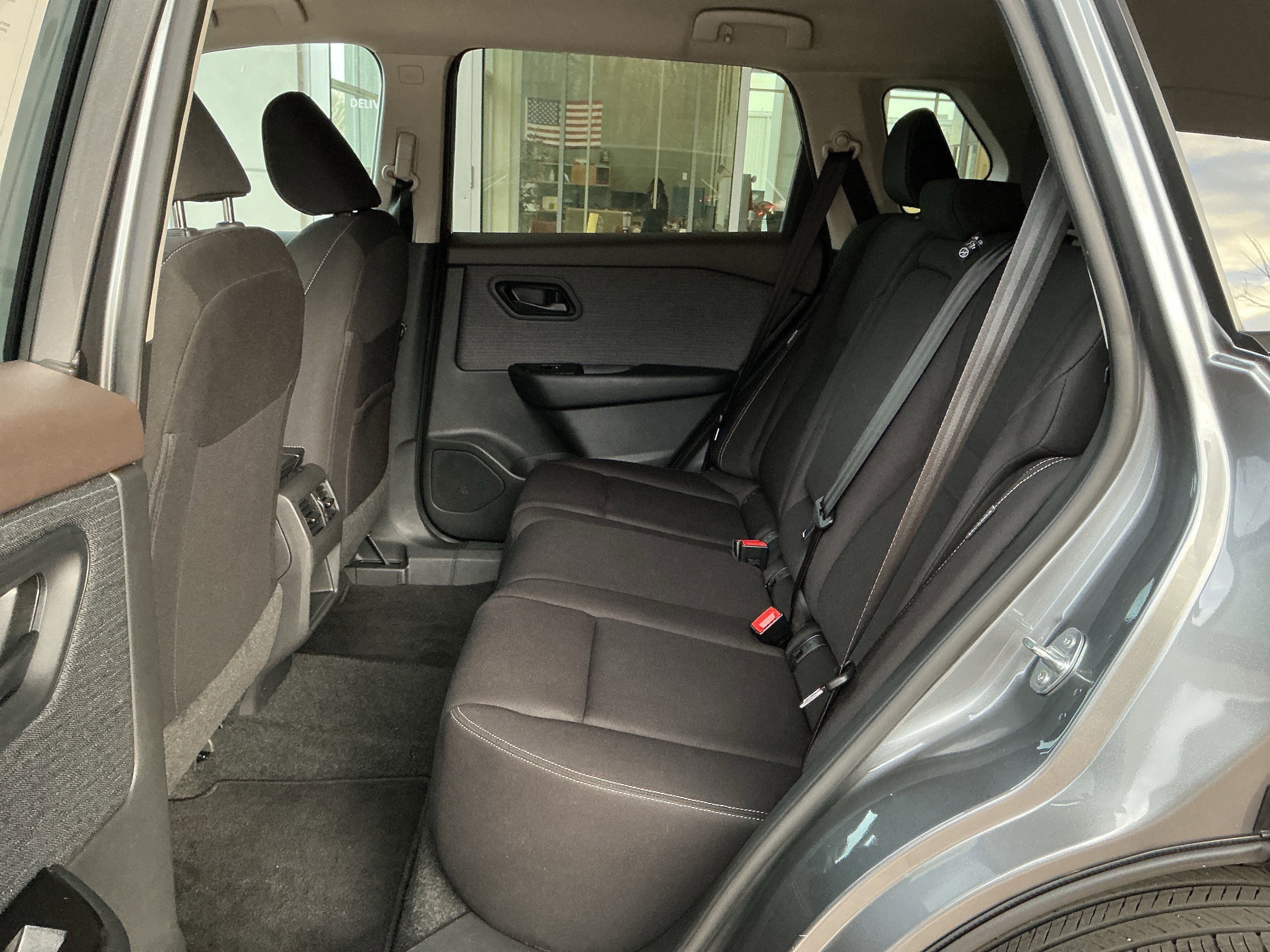 Used 2023 Nissan Rogue S image 18