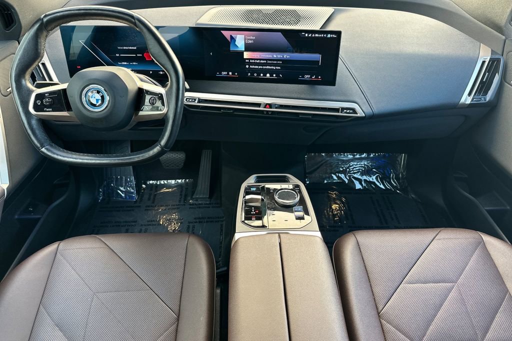 Used 2024 BMW iX xDrive50 w/ Sport Package AWD/4WD image 14