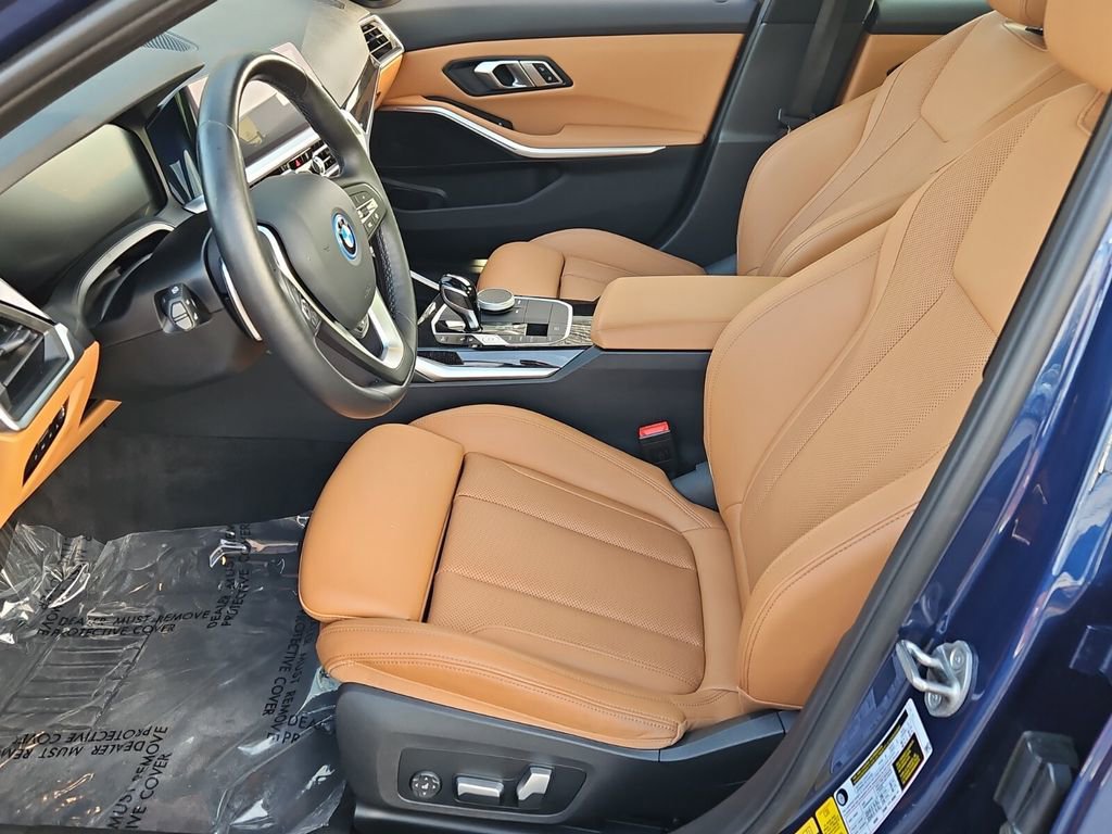 Used 2022 BMW 330e xDrive 330e xDrive w/ Premium Package image 11