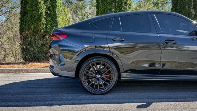 Used 2023 BMW X6 M50i w/ Executive Package image 8
