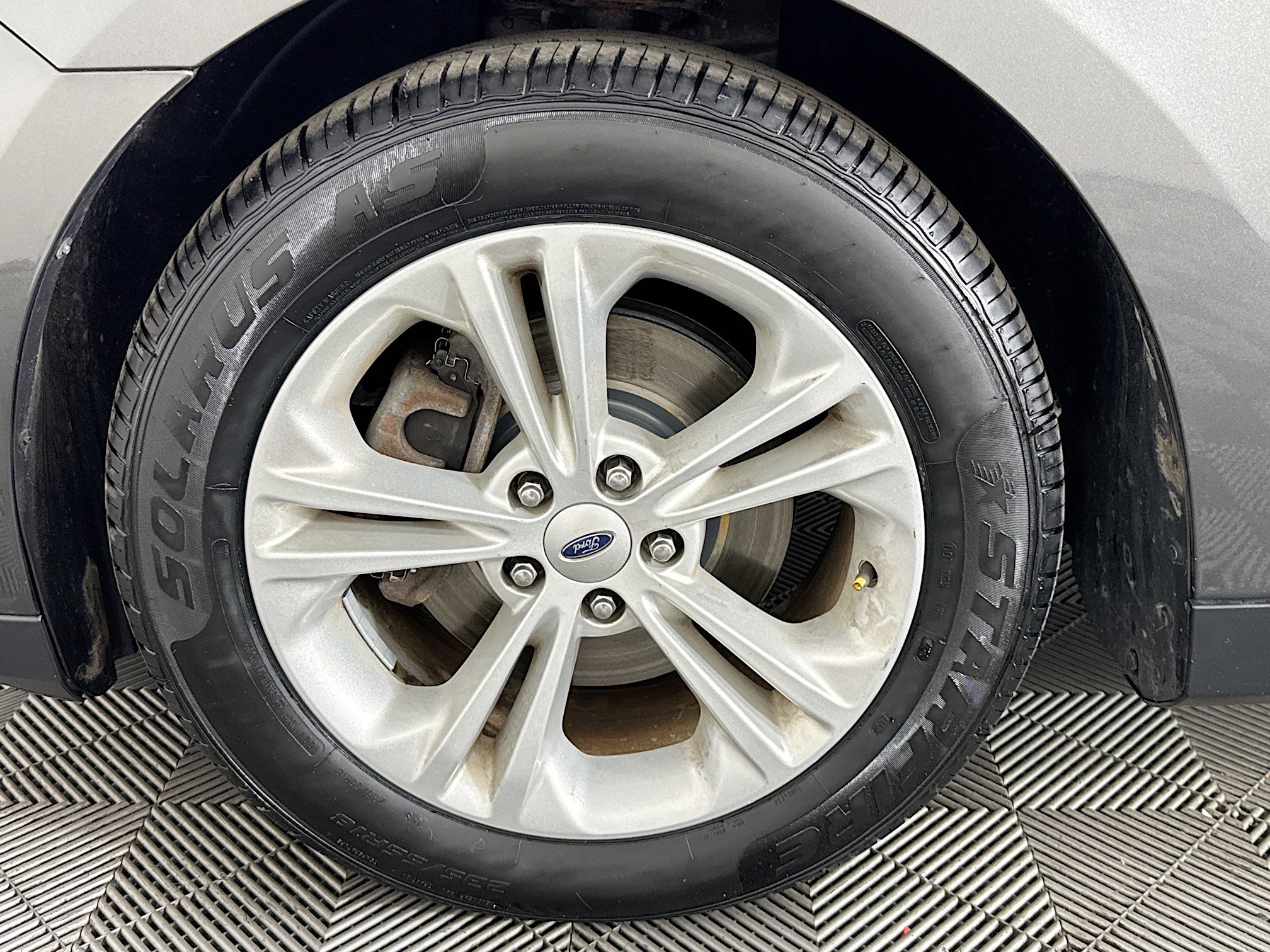 Used 2018 Ford Taurus SEL image 36