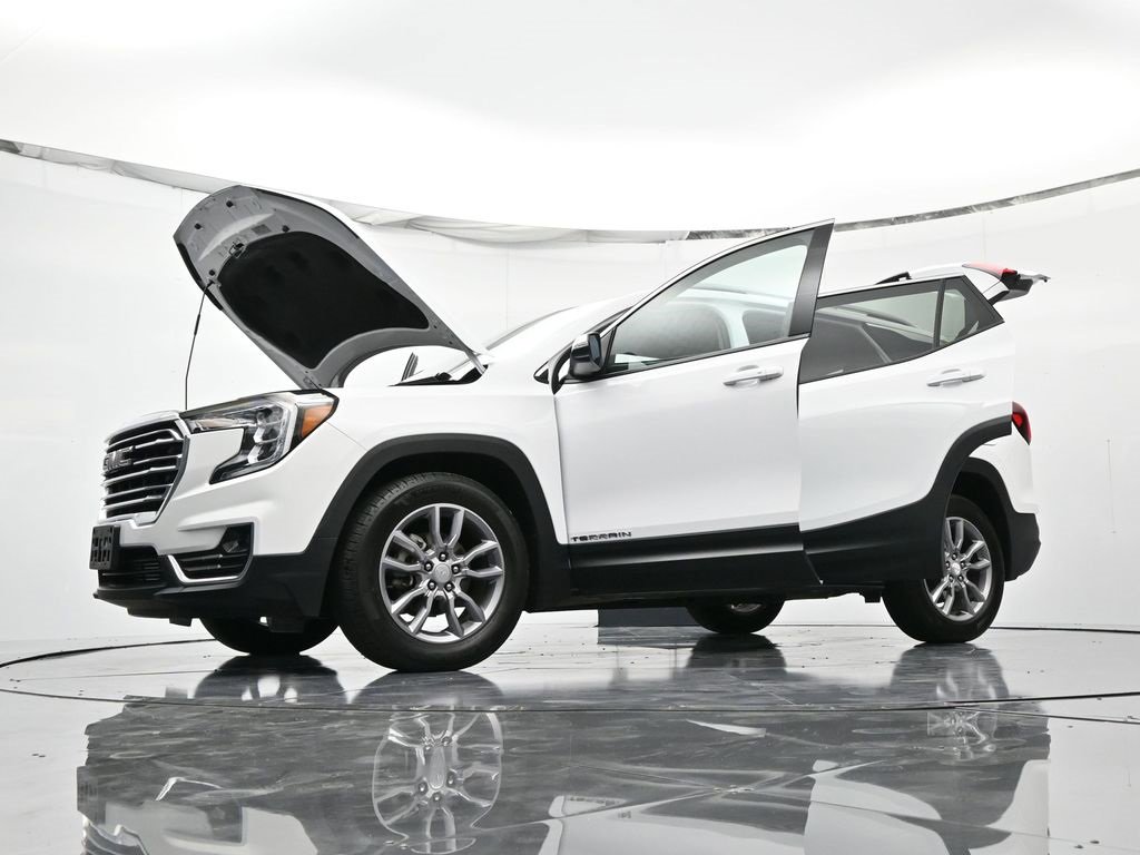 Used 2024 GMC Terrain SLT image 45