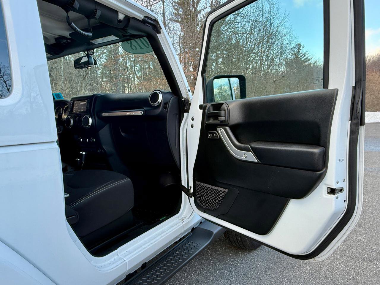 Used 2018 Jeep Wrangler Sahara w/ Connectivity Group image 21