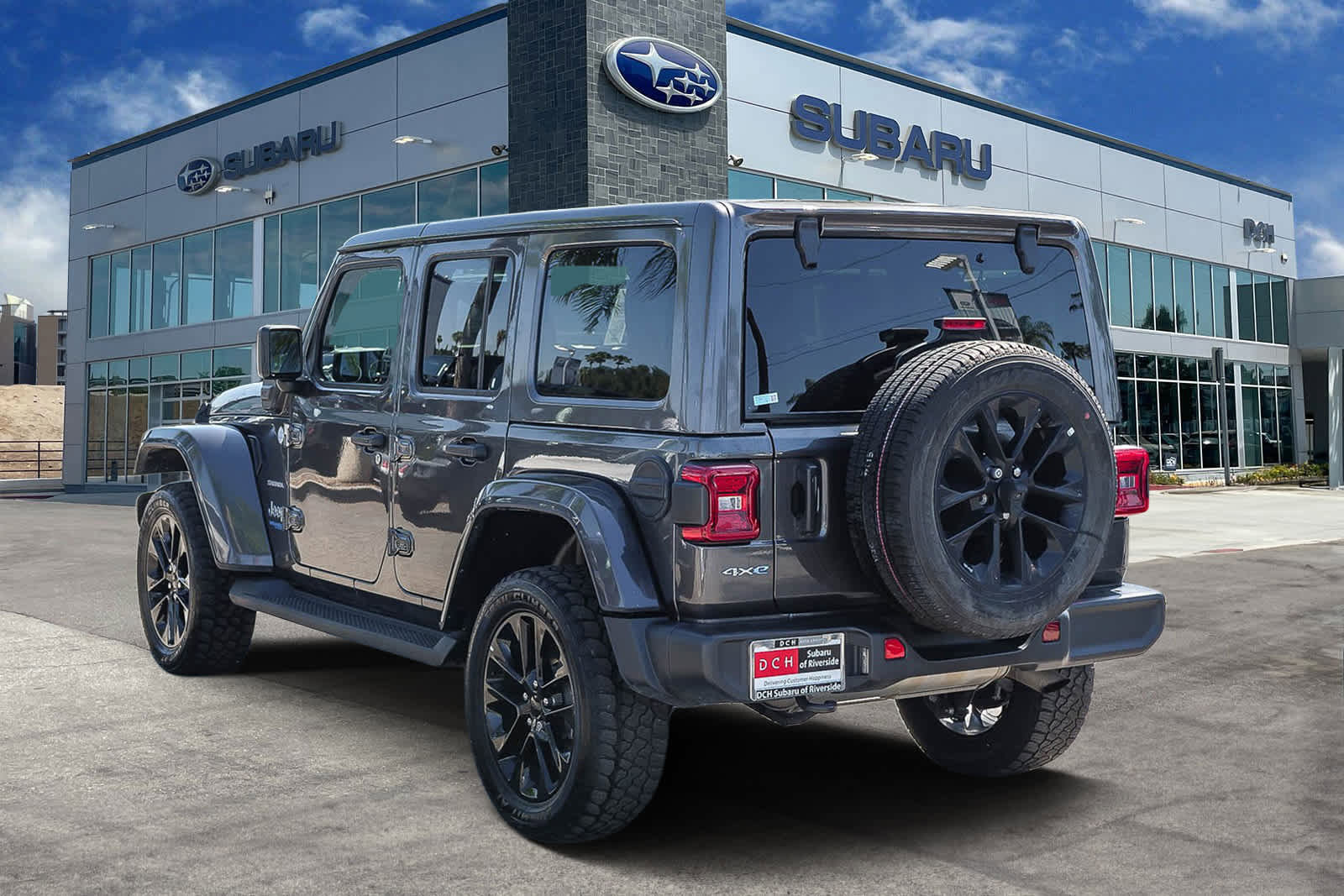 Used 2021 Jeep Wrangler Unlimited Sahara w/ Cold Weather Group image 6