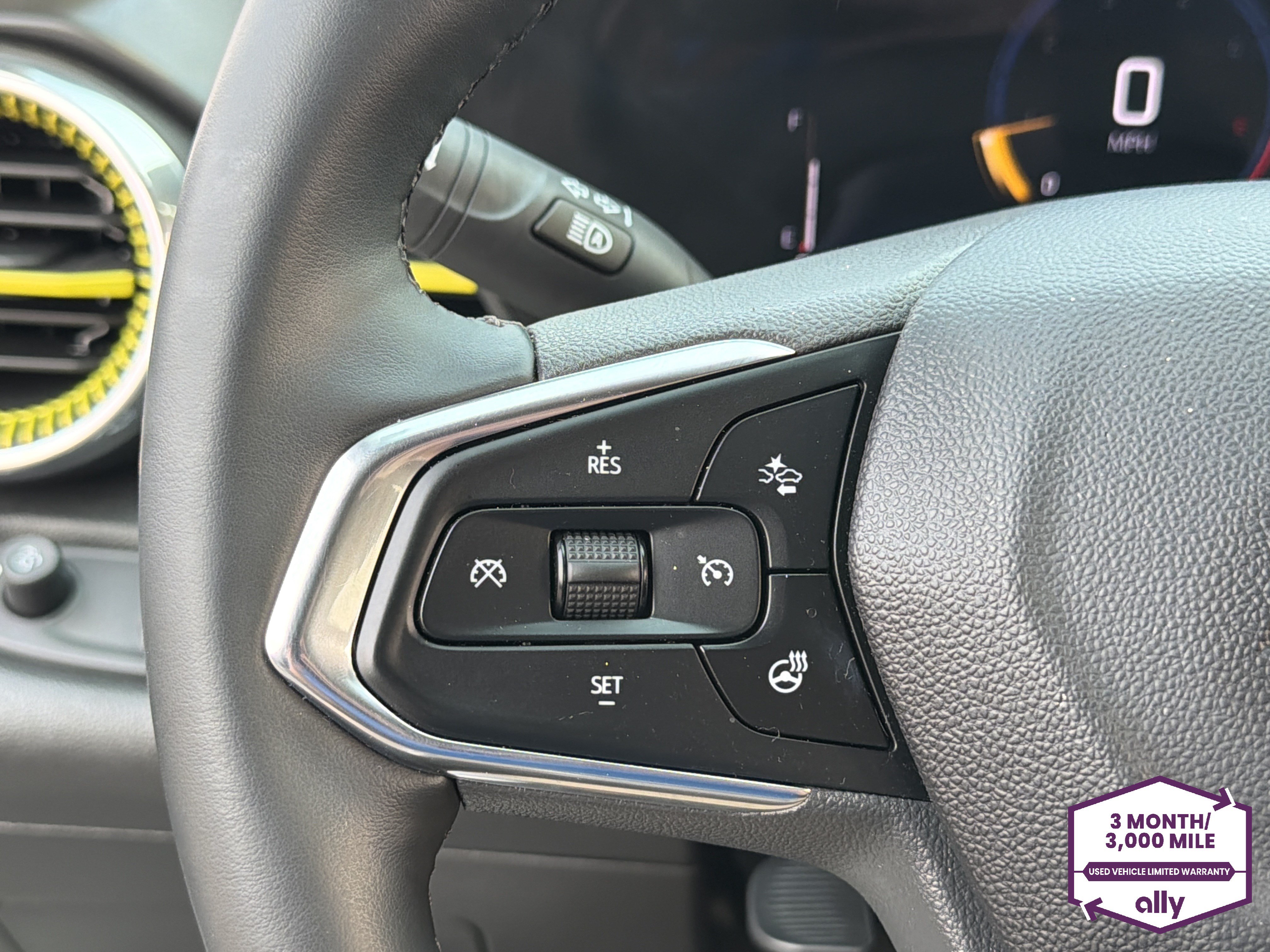 Used 2025 Chevrolet Trax ACTIV w/ Sunroof Package FWD image 16