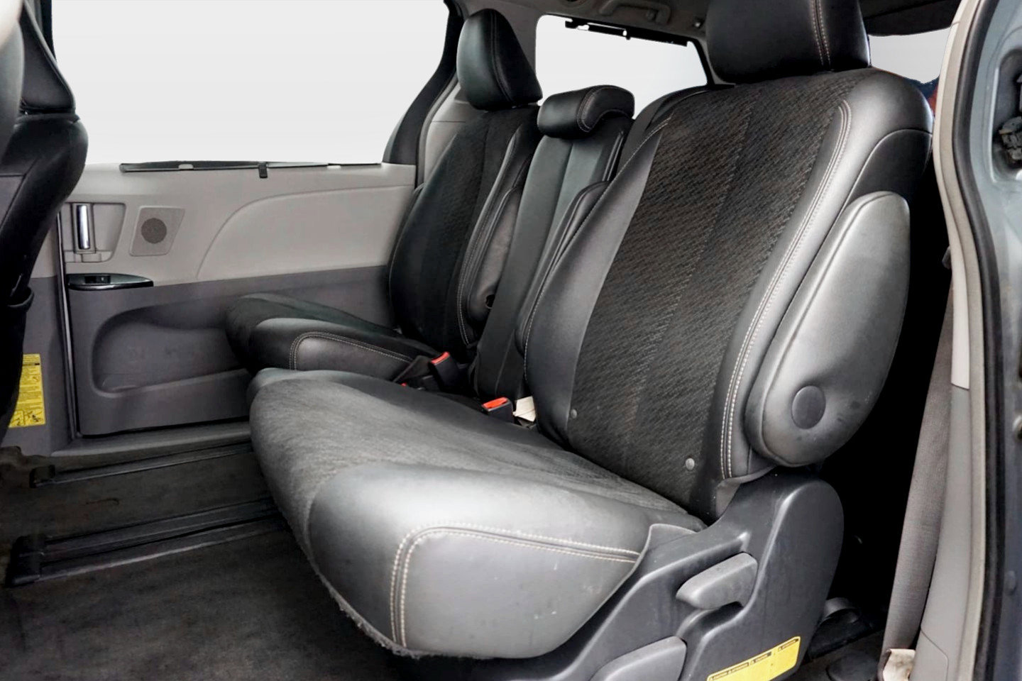 Used 2014 Toyota Sienna SE FWD image 14