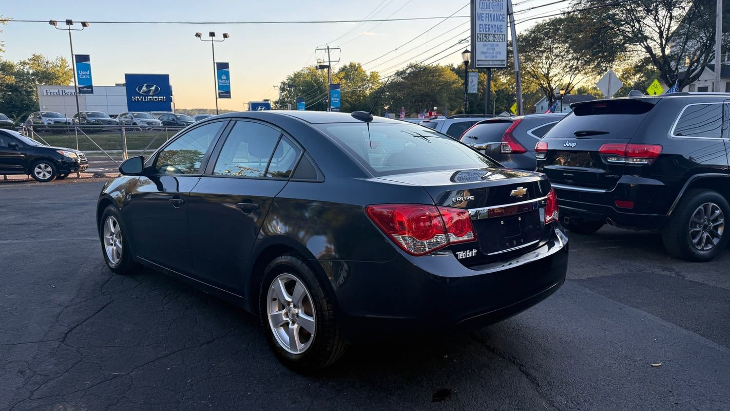 Used 2015 Chevrolet Cruze LS FWD image 3