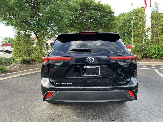 Used 2023 Toyota Highlander XLE image 7