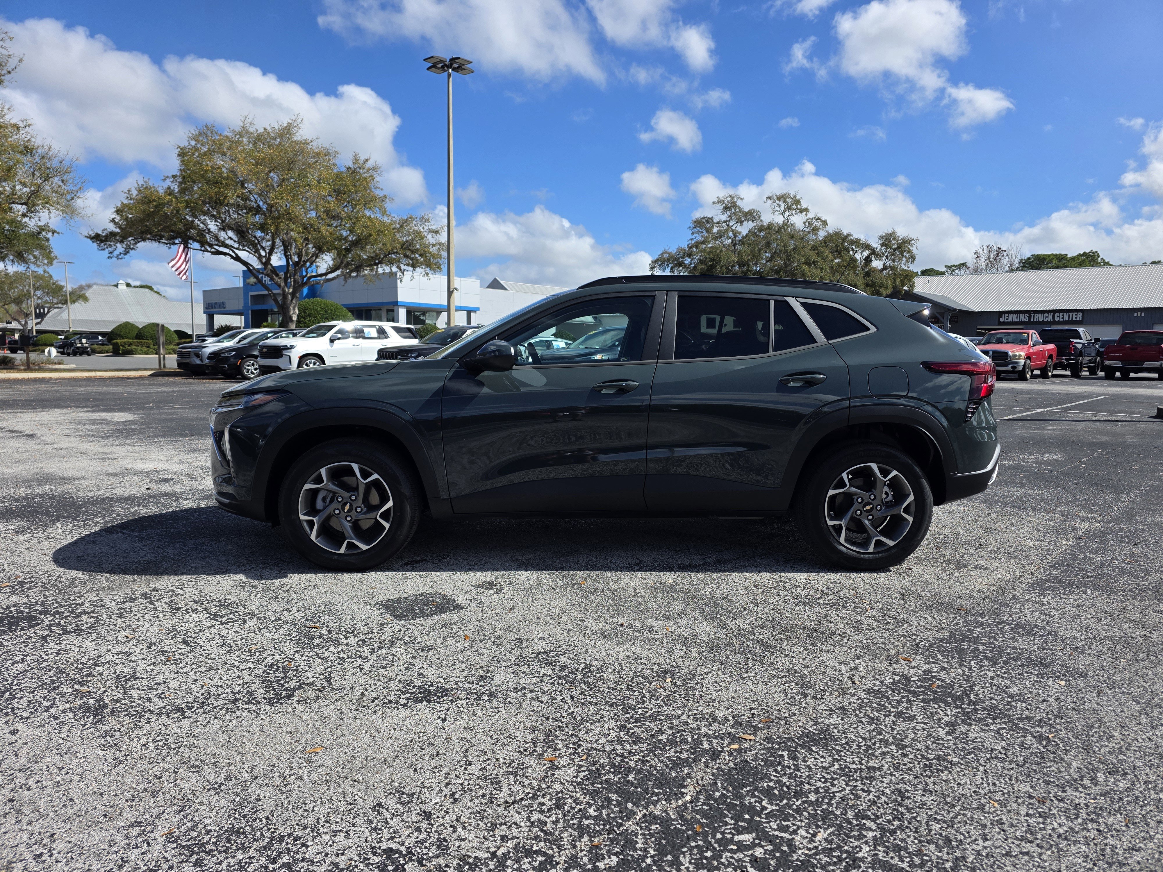 New 2026 Chevrolet Trax LT w/ Driver Confidence Package image 3