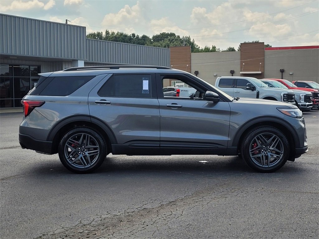 New 2025 Ford Explorer ST image 2