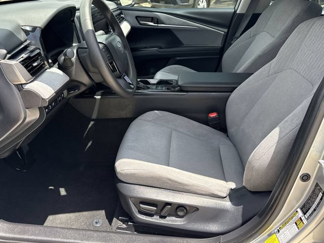 Used 2025 Toyota Camry LE FWD image 18
