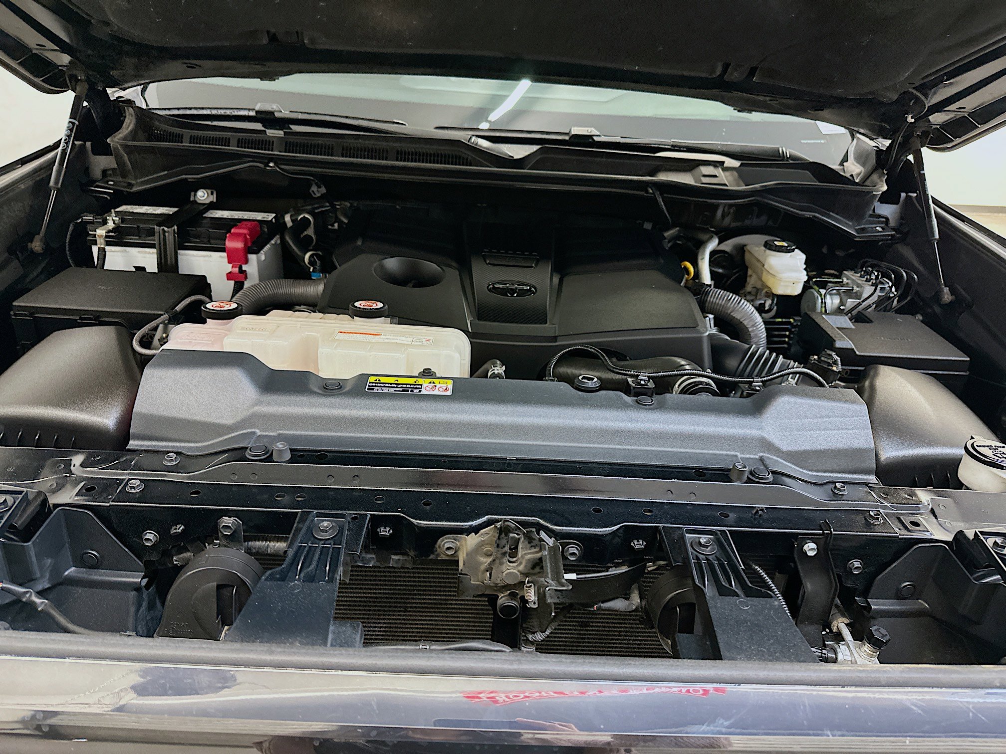 Used 2022 Toyota Tundra Platinum w/ Advanced Package AWD/4WD image 35