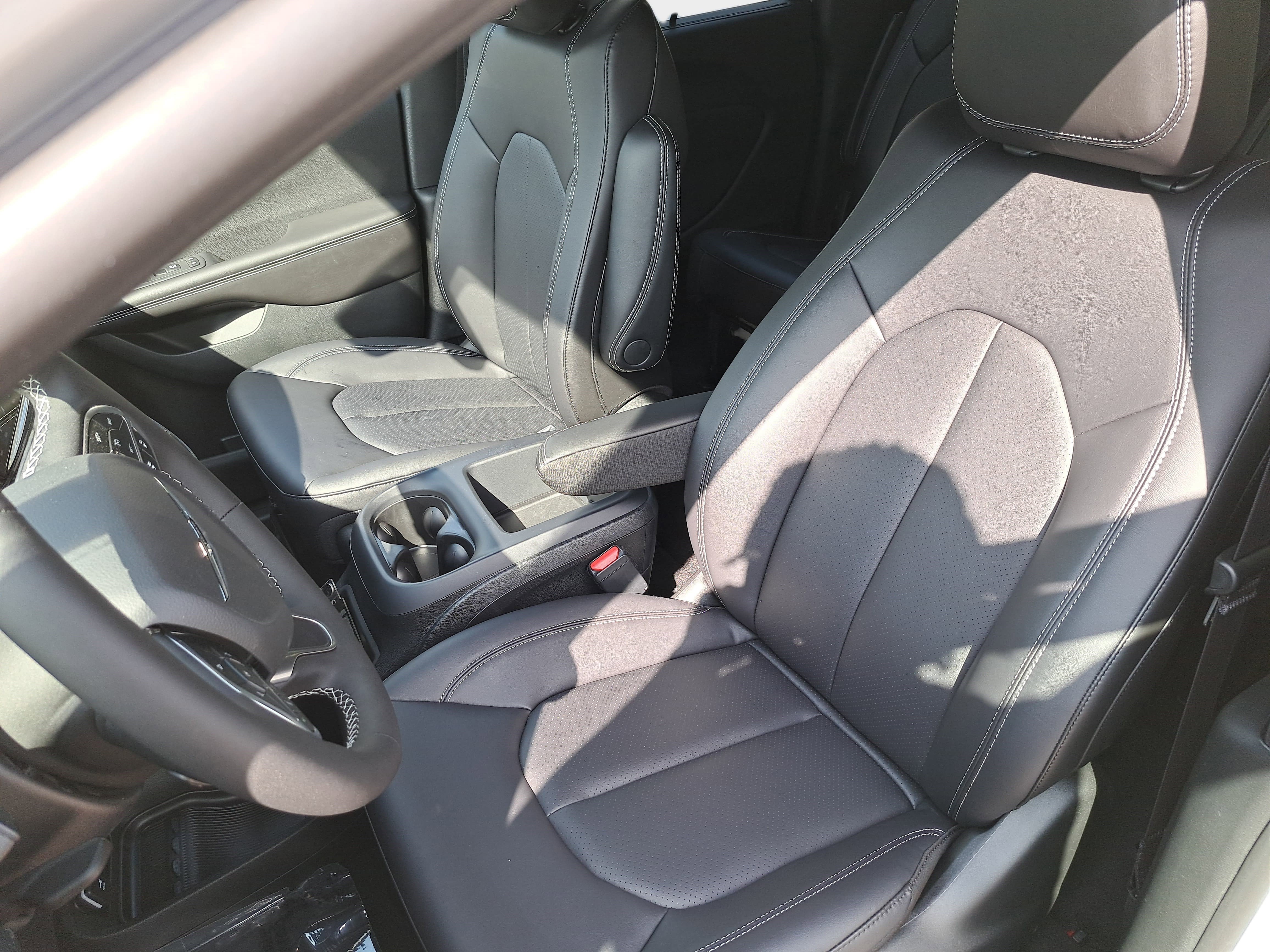 New 2026 Chrysler Pacifica Select image 16