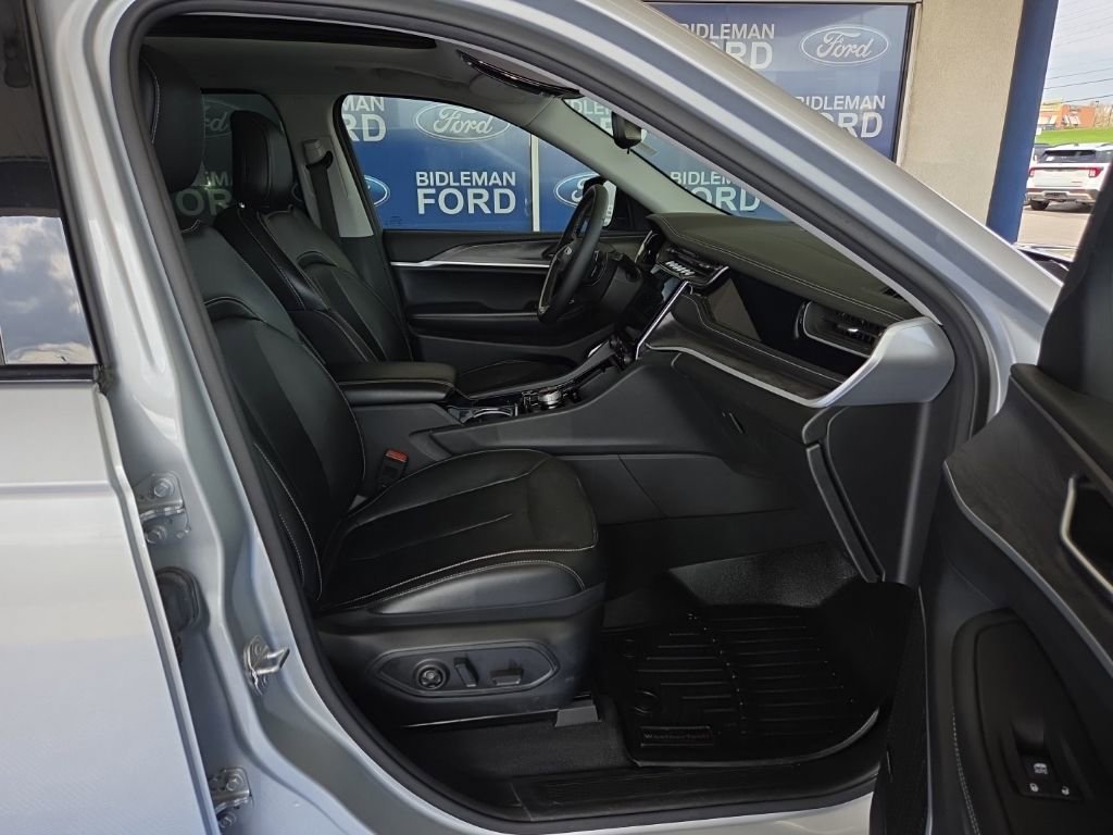 Used 2022 Jeep Grand Cherokee Limited 4xe image 39