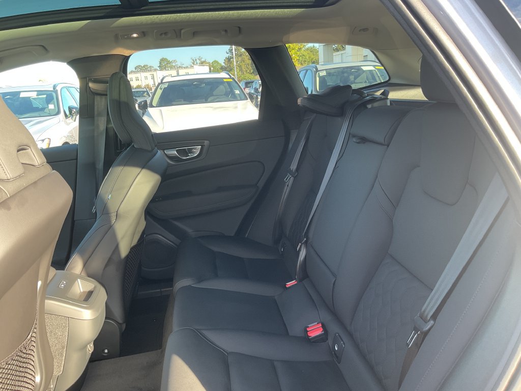 New 2026 Volvo XC60 B5 Plus w/ Protection Package Premier AWD/4WD image 15