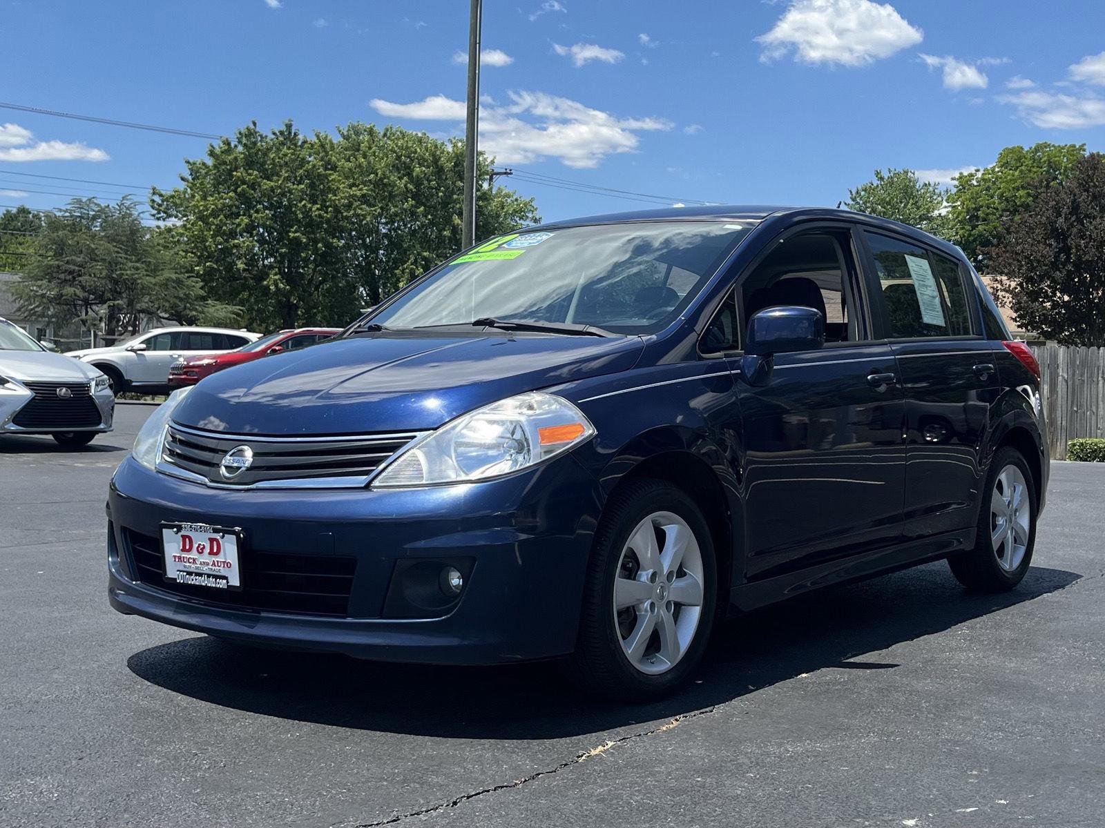 Used 2012 Nissan Versa Hatchback w/ SL Navigation Pkg FWD image 19