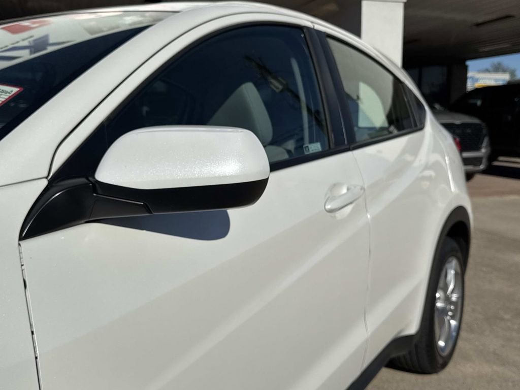 Used 2021 Honda HR-V LX image 7