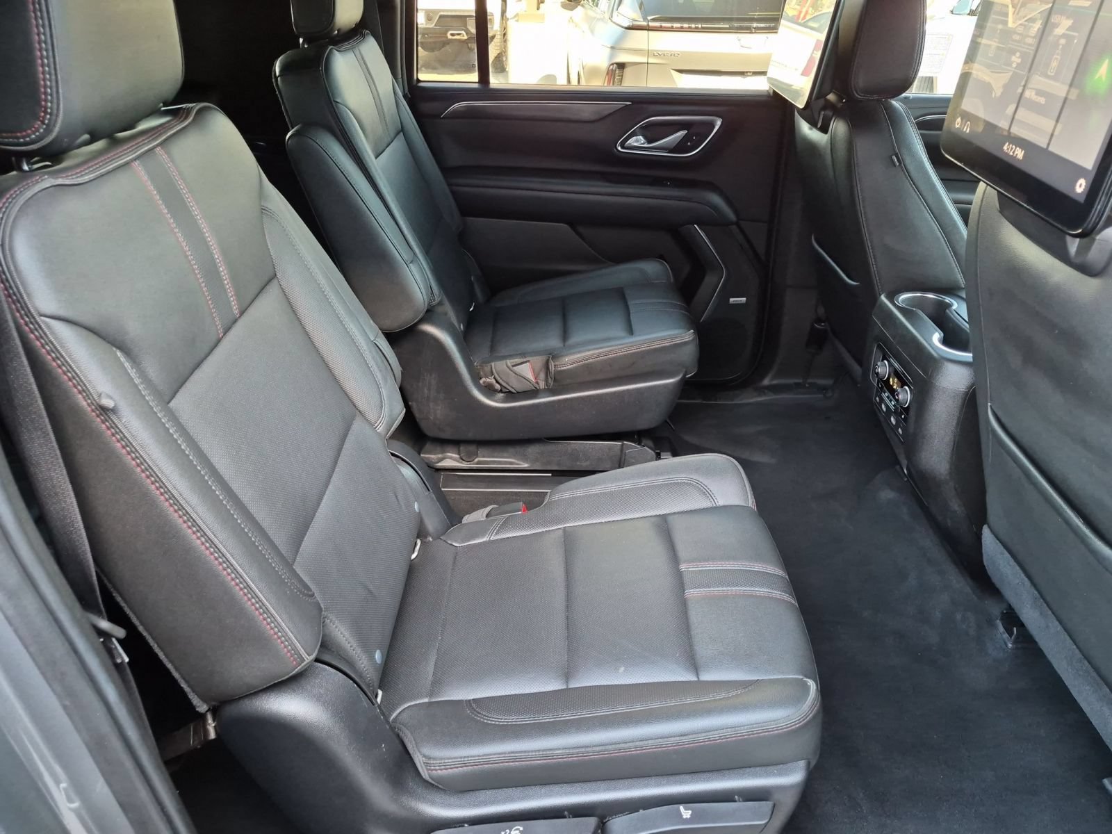 Used 2021 Chevrolet Suburban RST w/ Luxury Package RWD image 26