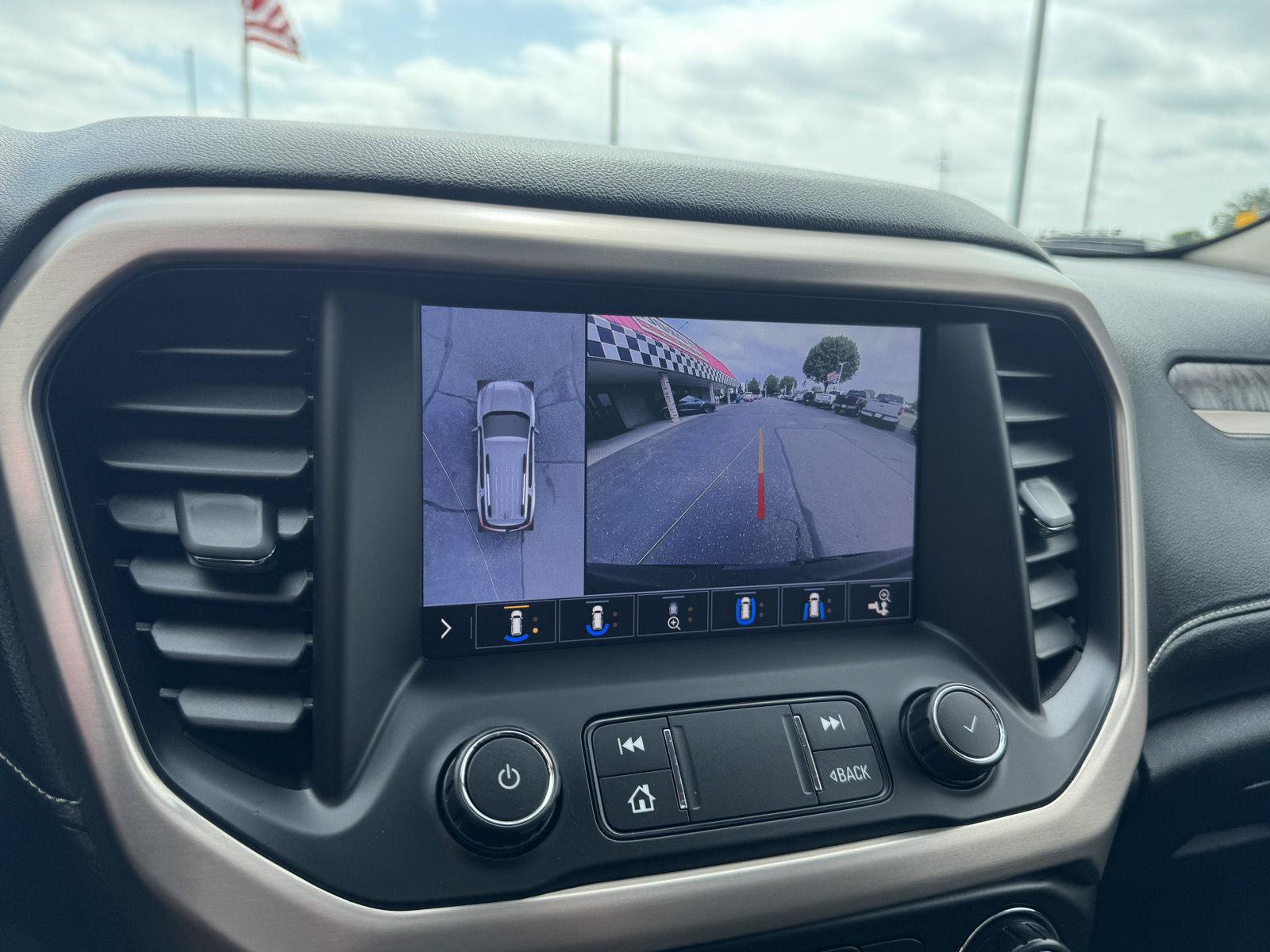 Used 2020 GMC Acadia Denali w/ Trailering Package AWD/4WD image 25
