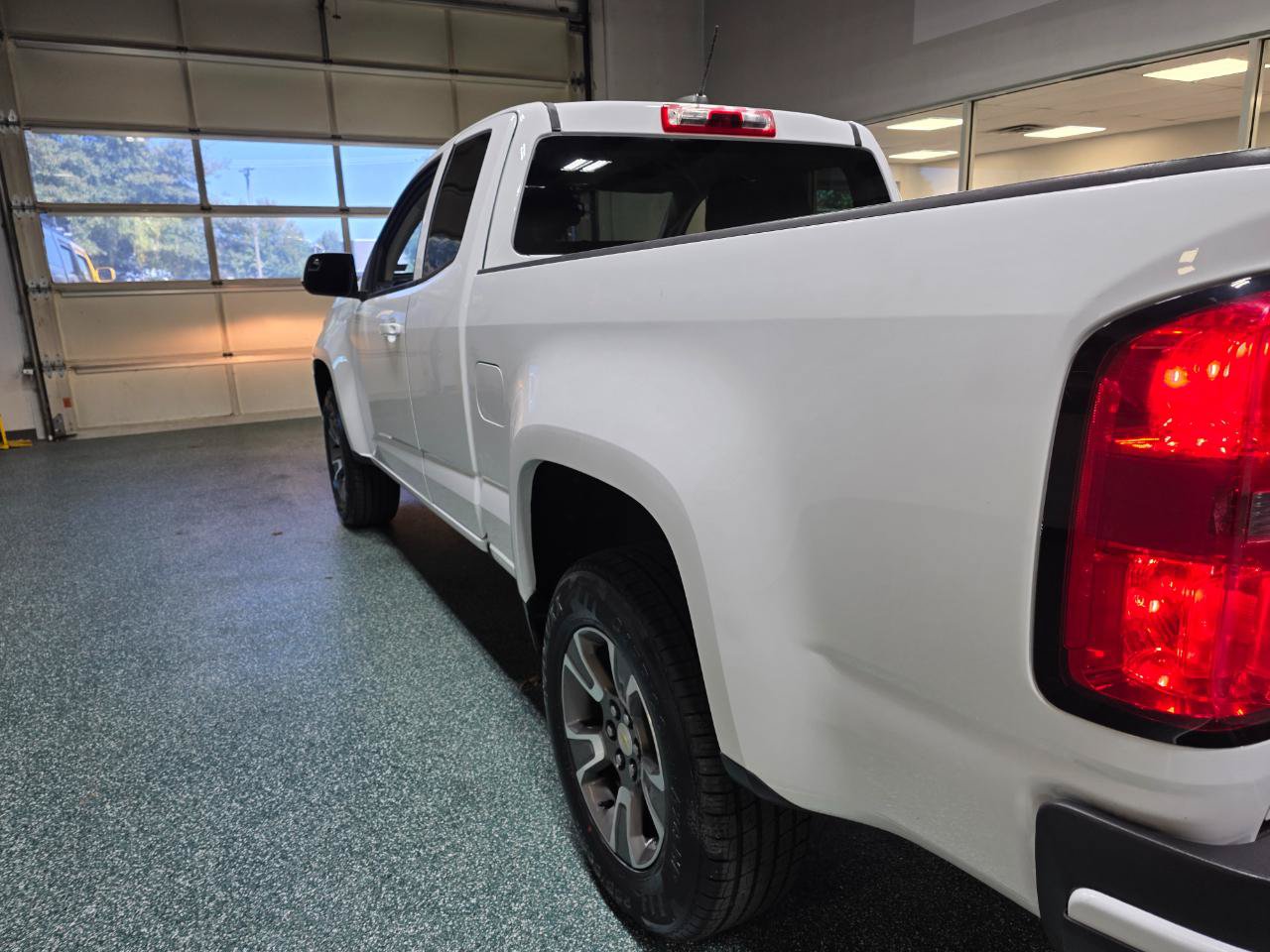 Used 2022 Chevrolet Colorado LT w/ Fleet Safety Package RWD image 10