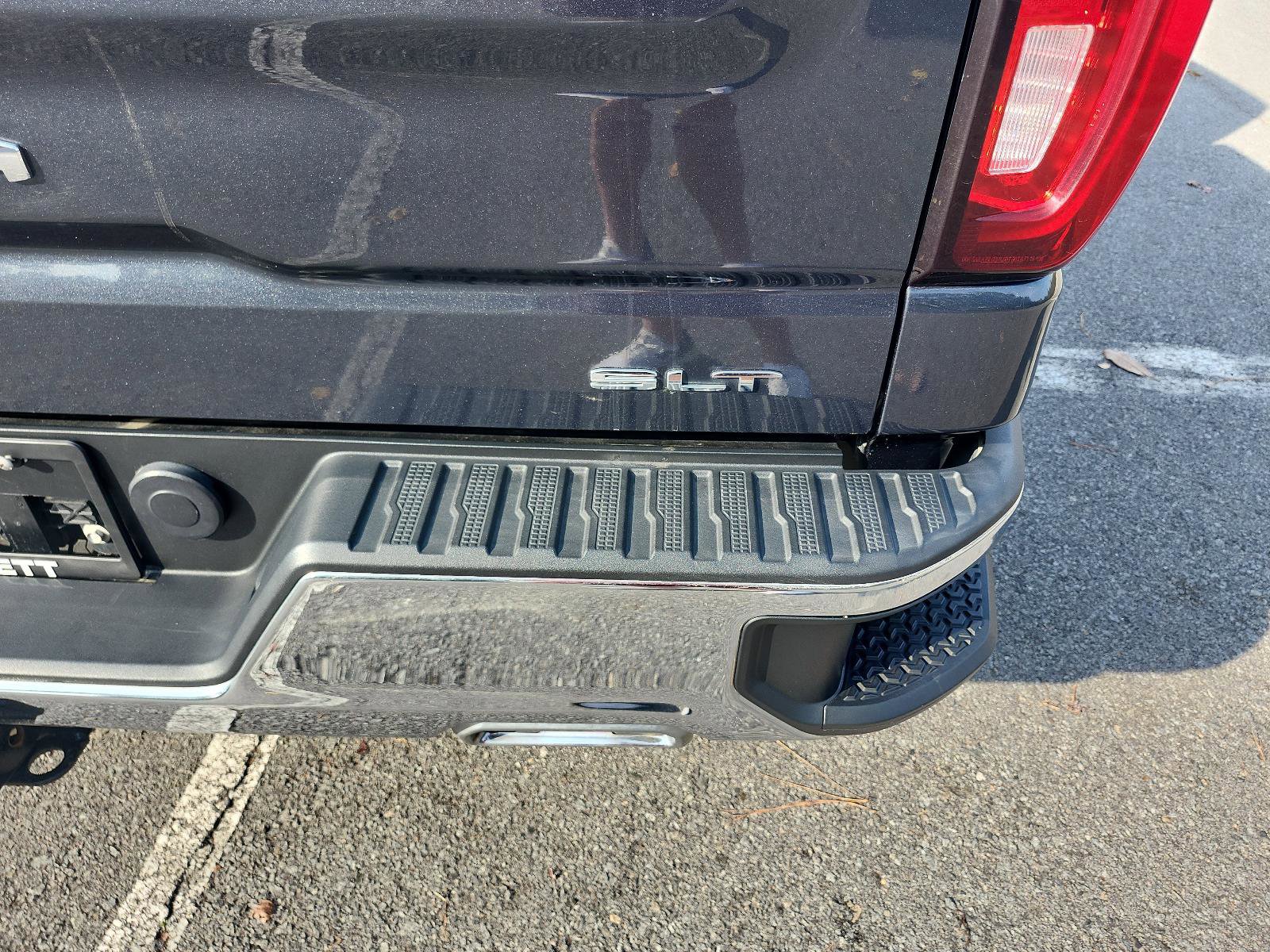 Used 2021 GMC Sierra 1500 SLT w/ SLT Premium Package image 5