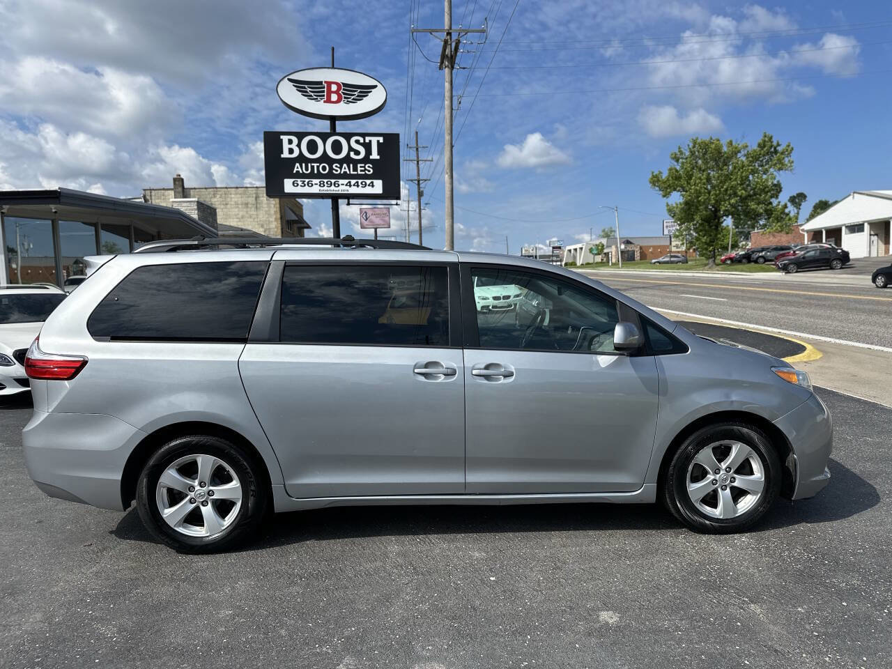 Used 2015 Toyota Sienna LE FWD image 8