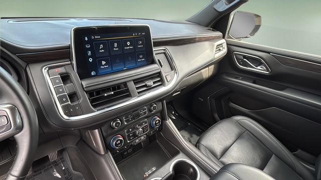 Used 2023 Chevrolet Suburban LT RWD image 24
