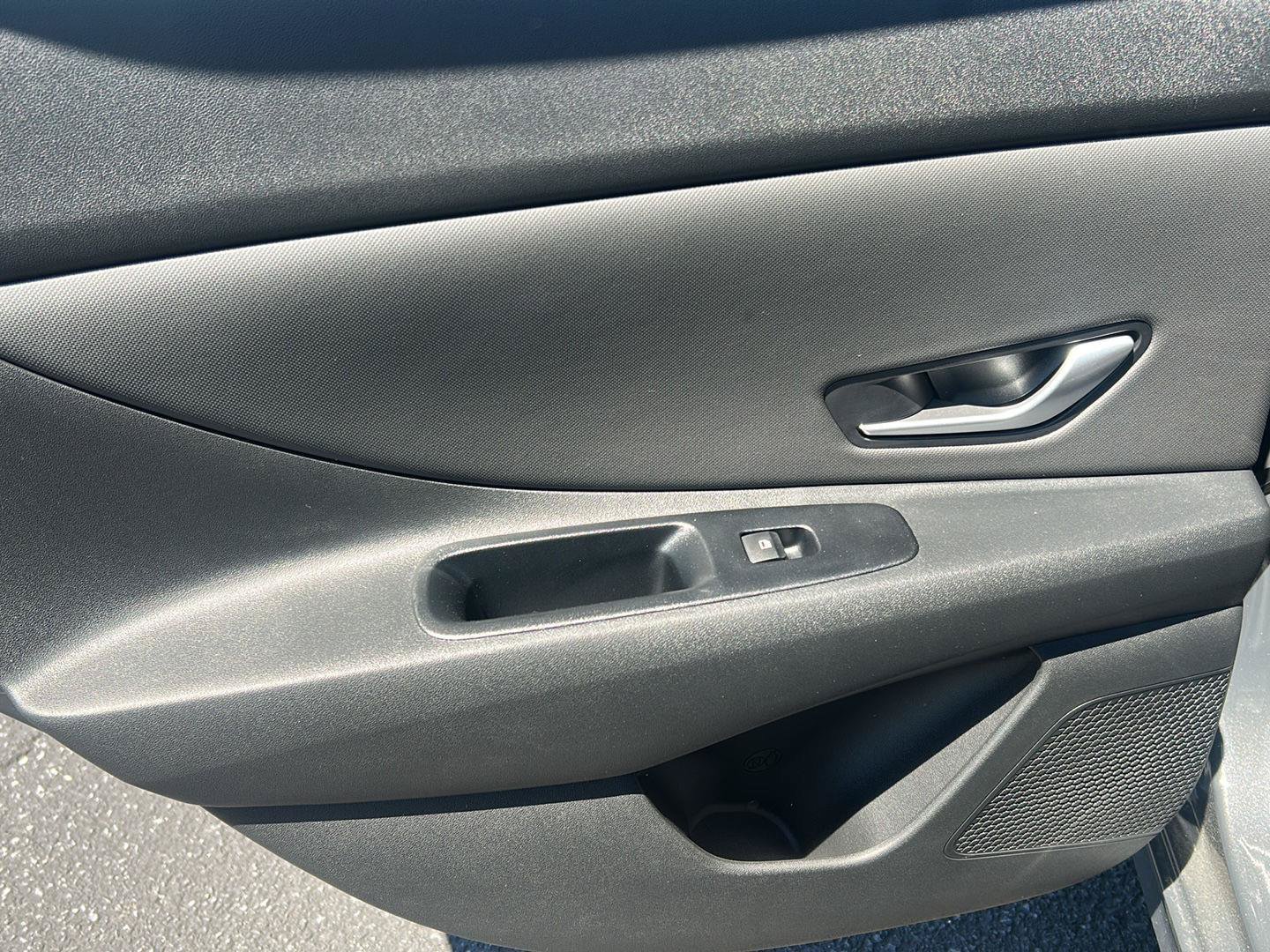 Certified 2025 Hyundai Elantra Limited FWD image 15