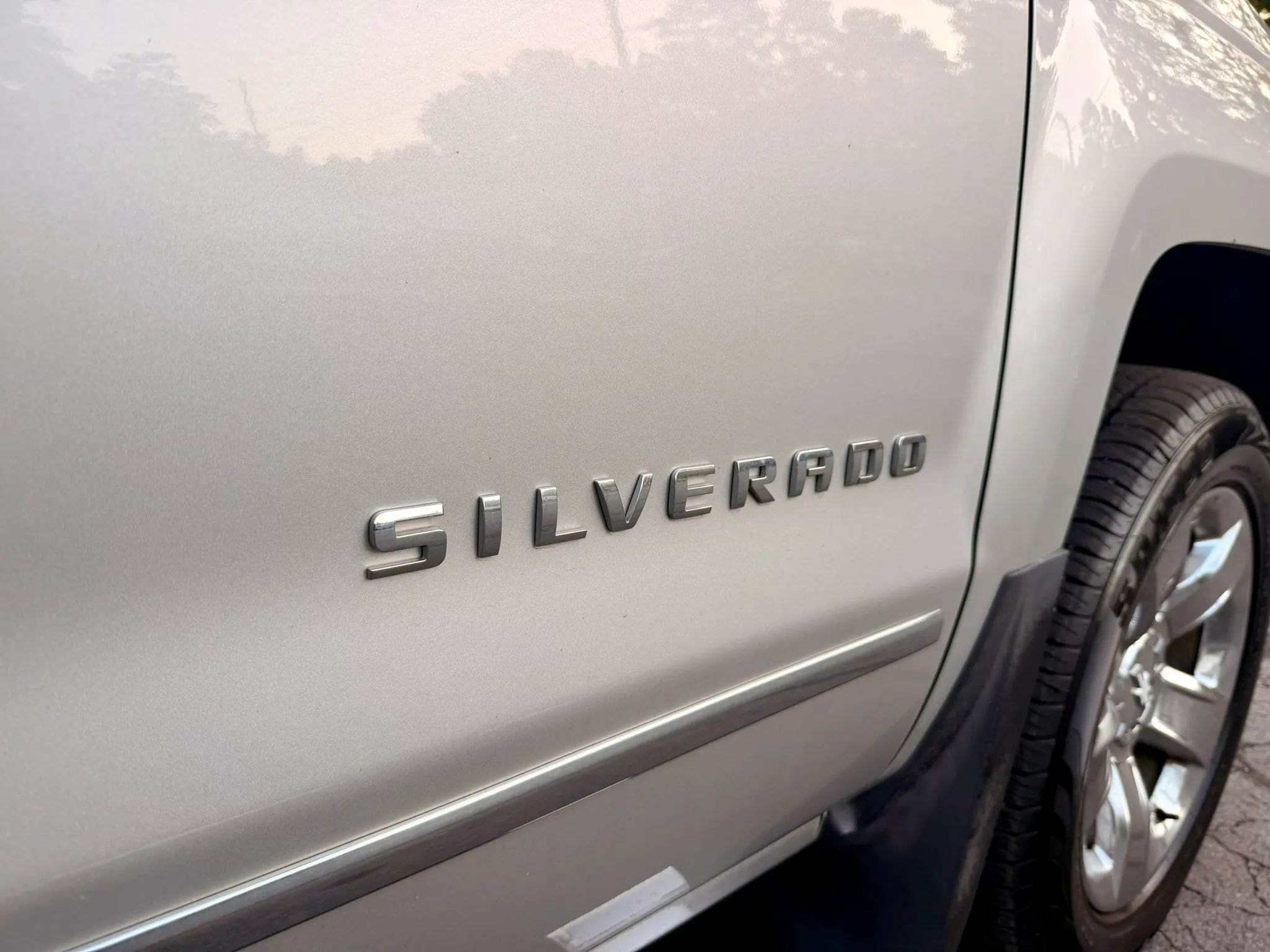 Used 2018 Chevrolet Silverado 1500 LTZ w/ Sport Package AWD/4WD image 35