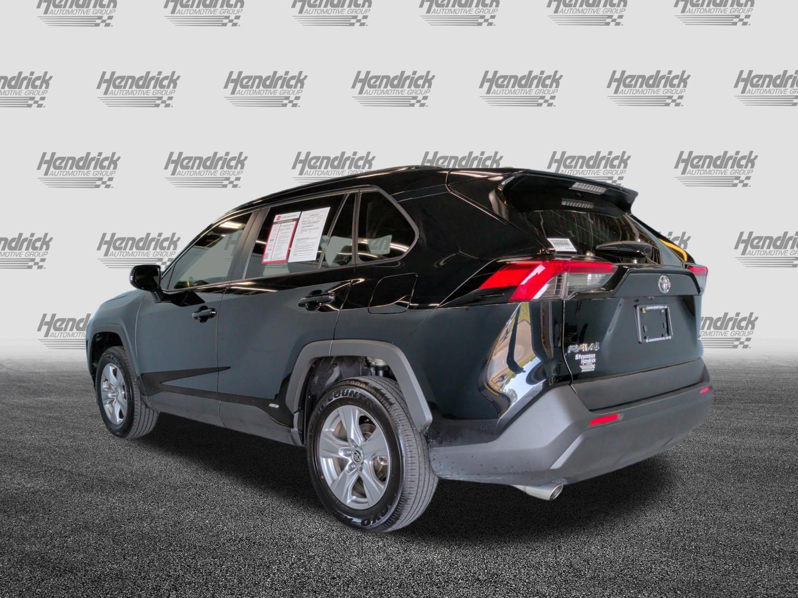 Certified 2025 Toyota RAV4 LE AWD/4WD image 9