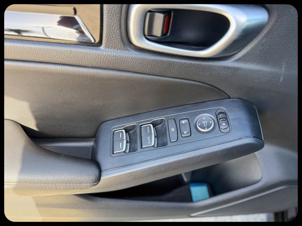 Used 2024 Honda Civic EX-L image 19